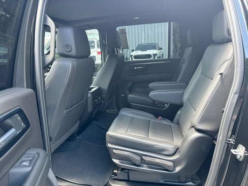 Used 2025 Chevrolet Suburban LT w/ Comfort Package AWD/4WD image 29