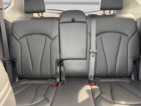Used 2020 Buick Envision Essence w/ Experience Buick Package AWD/4WD image 18
