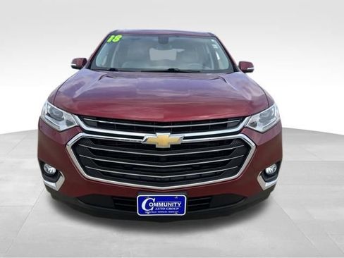 Used 2018 Chevrolet Traverse LT image 3