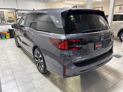 Used 2025 Honda Odyssey Elite image 2