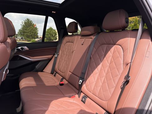 Used 2025 BMW X5 sDrive40i w/ M Sport Package RWD image 8