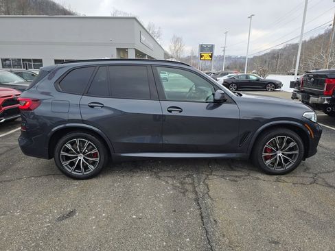 Used 2022 BMW X5 M50i w/ Executive Package image 6