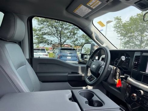 Used 2025 Ford F350 XL AWD/4WD image 31