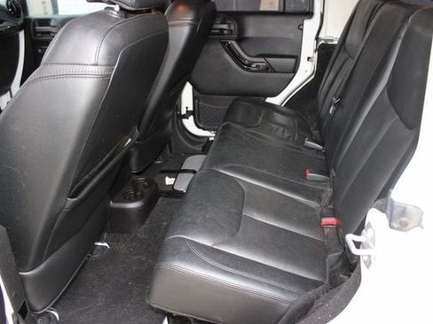 Used 2015 Jeep Wrangler Unlimited Sahara image 5