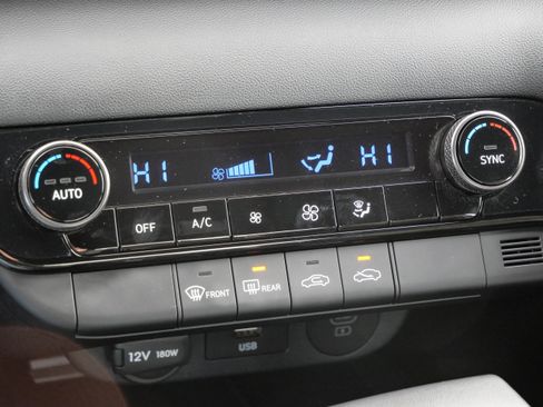 Certified 2025 Hyundai Elantra Sport image 24