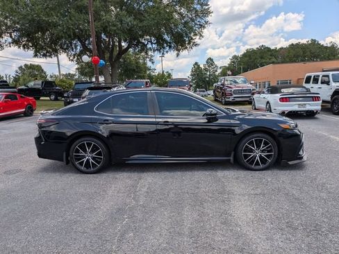 Used 2024 Toyota Camry SE w/ Audio Upgrade Package FWD image 3