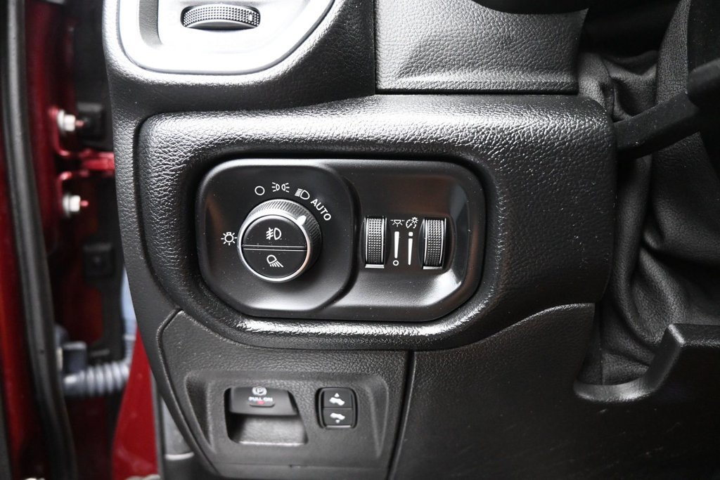 Used 2019 RAM 1500 Laramie RWD image 13