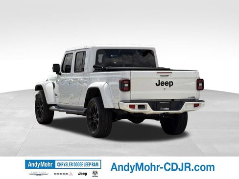 Used 2021 Jeep Gladiator Overland AWD/4WD image 5