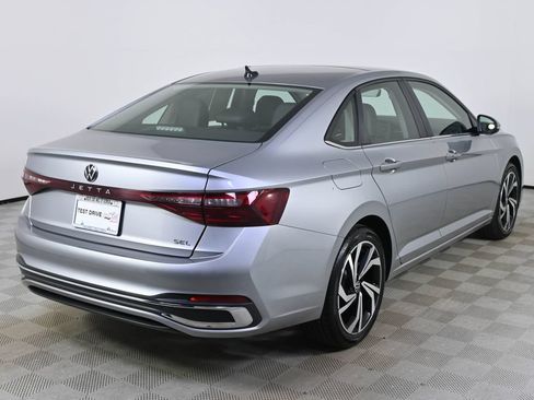 Used 2025 Volkswagen Jetta SEL FWD image 29