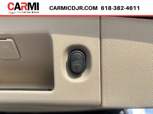 Used 2020 Cadillac Escalade Luxury image 40