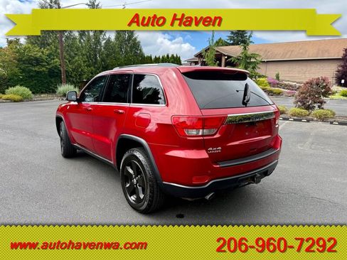 Used 2011 Jeep Grand Cherokee Laredo AWD/4WD image 4
