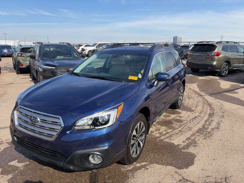 Used 2017 Subaru Outback 2.5i Limited image 1