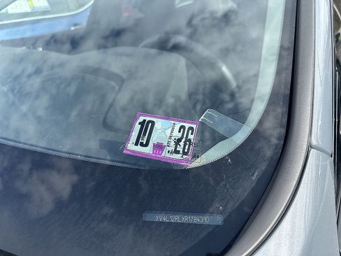 Used 2024 Volvo XC60 B5 Plus w/ Climate Package image 7