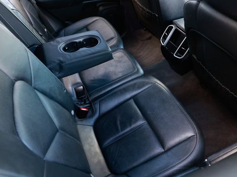 Used 2014 Porsche Cayenne Platinum Edition image 15