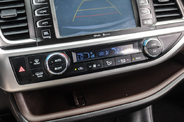 Used 2015 Toyota Highlander Limited Platinum AWD/4WD image 53