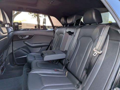 Used 2022 Audi Q8 Prestige w/ Prestige Package image 12