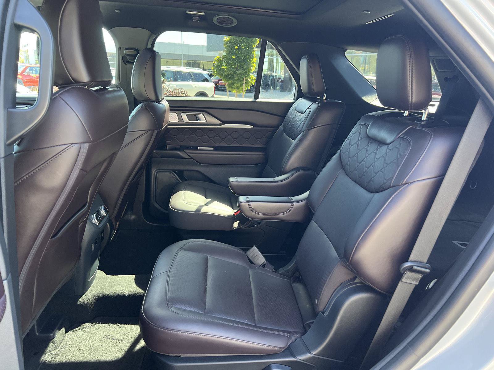 Used 2025 Ford Explorer Platinum w/ LUX Leather Package AWD/4WD image 22