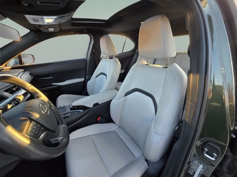 Used 2019 Lexus UX 200 w/ Accessory Package 2 FWD image 11