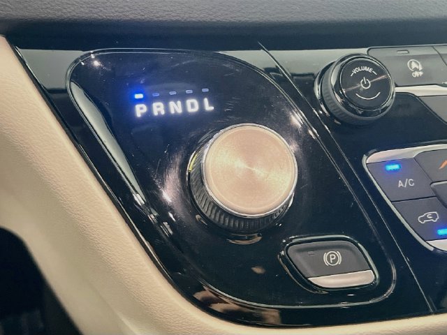 Used 2020 Chrysler Pacifica Touring-L Plus FWD image 24