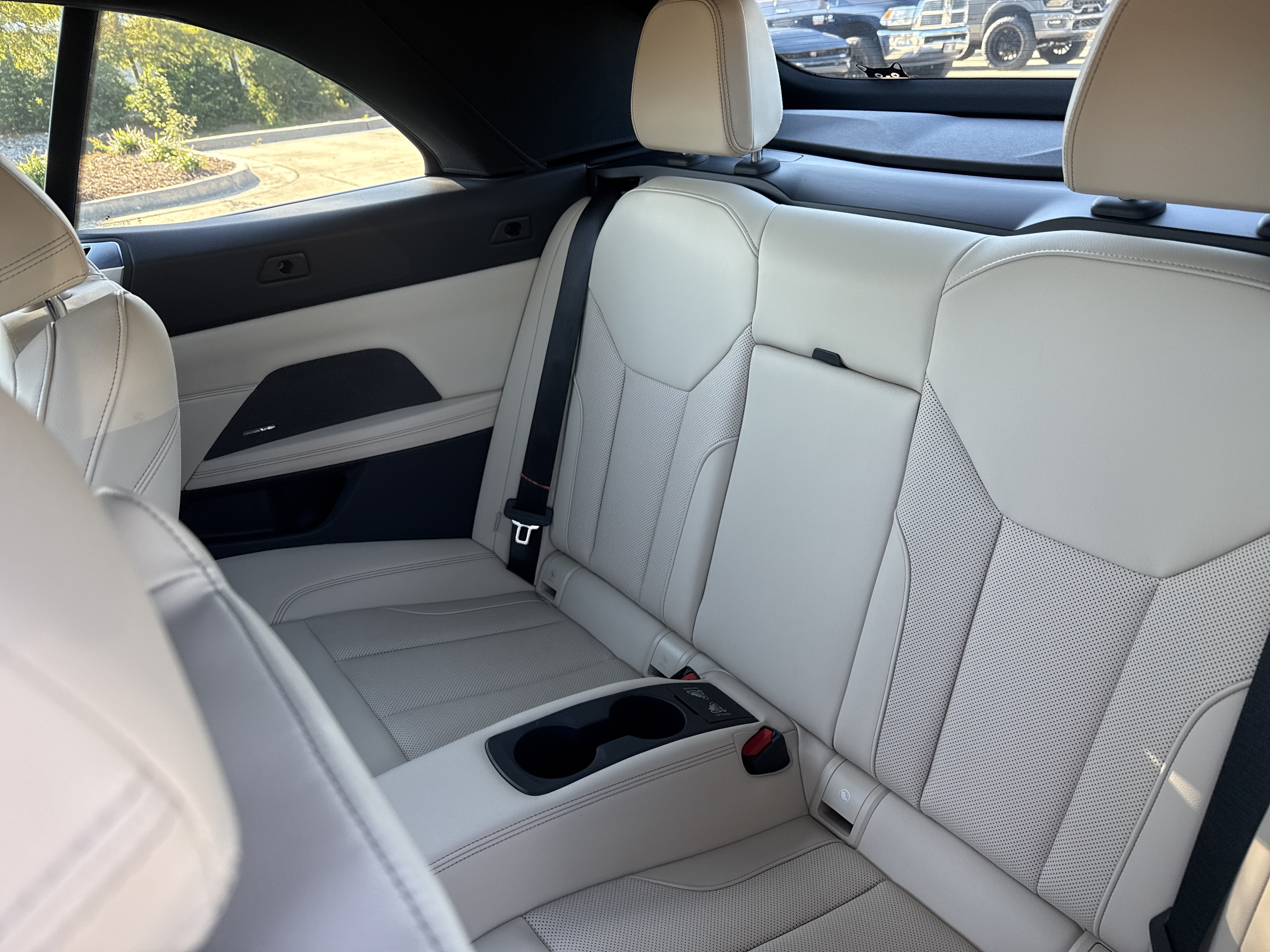 Used 2026 BMW 430i Convertible w/ Premium Package RWD image 30