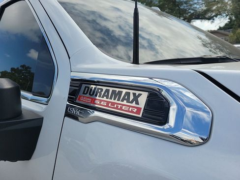 Used 2023 GMC Sierra 3500 Denali w/ Denali Ultimate Package image 11