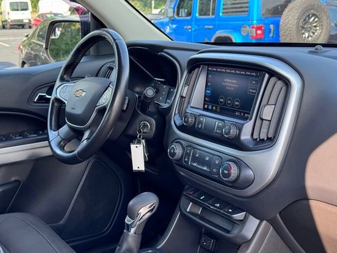 Used 2022 Chevrolet Colorado LT w/ Chrome Appearance Package RWD image 5