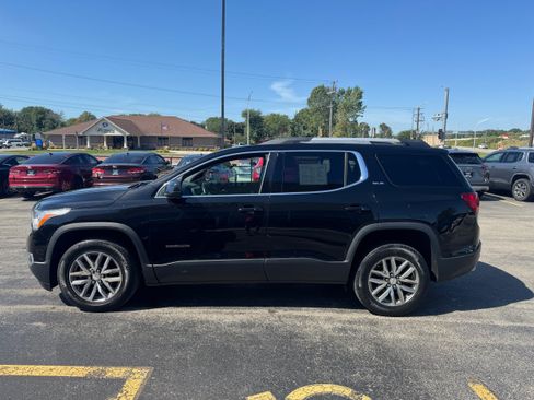 Used 2017 GMC Acadia SLE FWD image 3