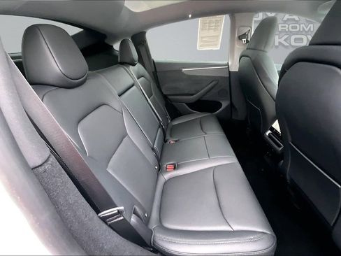 Used 2026 Tesla Model Y AWD image 26