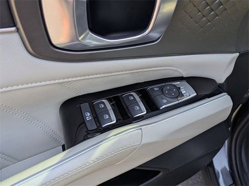Used 2022 Kia Sorento SX image 13