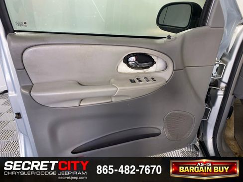 Used 2007 Chevrolet TrailBlazer LS w/ LS Preferred Equipment Group RWD image 12