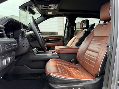Used 2023 GMC Yukon XL Denali Ultimate image 12