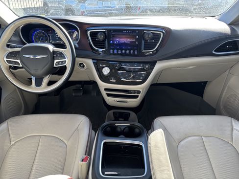 Used 2017 Chrysler Pacifica Limited w/ Advanced Safetytec Group image 11