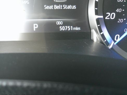 Used 2023 Toyota Highlander Bronze Edition image 23