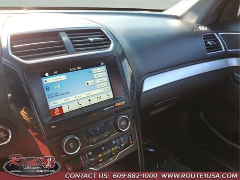 Used 2017 Ford Explorer XLT w/ Equipment Group 202A AWD/4WD image 34