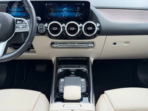 Used 2023 Mercedes-Benz GLA 250 4MATIC image 13