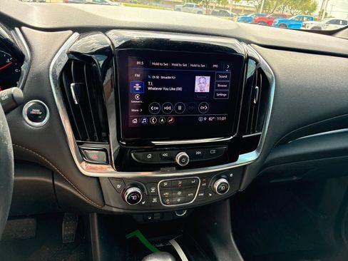 Used 2022 Chevrolet Traverse Premier w/ LPO, Floor Liner Package AWD/4WD image 15