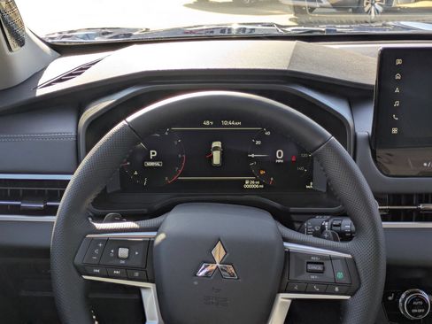 New 2026 Mitsubishi Outlander SE FWD image 21