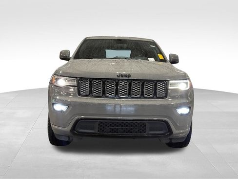 Used 2020 Jeep Grand Cherokee Altitude AWD/4WD image 26