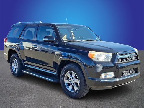 Used 2013 Toyota 4Runner SR5 image 3