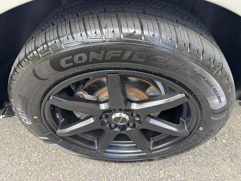 Used 2004 Ford Thunderbird RWD image 24