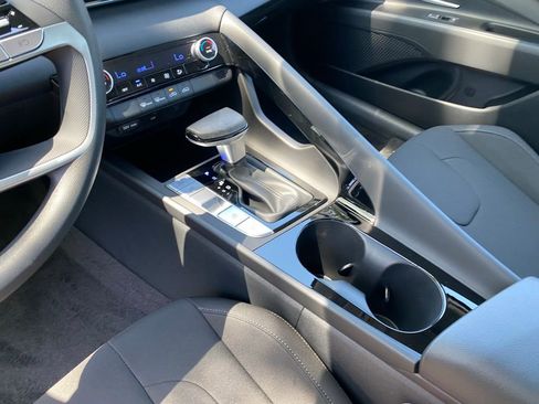 New 2026 Hyundai Elantra Hybrid FWD image 13