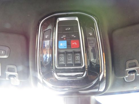 Used 2023 Jeep Grand Cherokee Summit AWD/4WD image 27