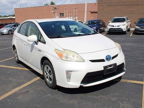 Used 2013 Toyota Prius Two FWD image 4