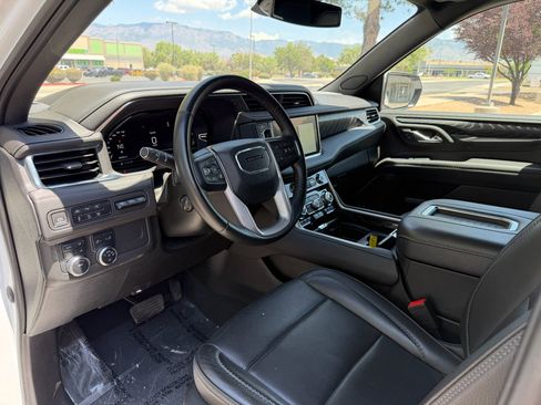 Used 2023 GMC Yukon Denali AWD/4WD image 39