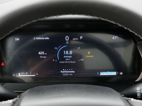 Certified 2024 Jeep Grand Cherokee Limited w/ Black Appearance Package image 27