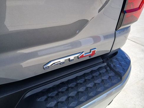 Used 2024 GMC Canyon AT4 w/ AT4 Premium Package AWD/4WD image 38