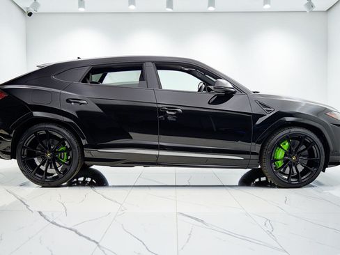 Used 2019 Lamborghini Urus AWD/4WD image 13