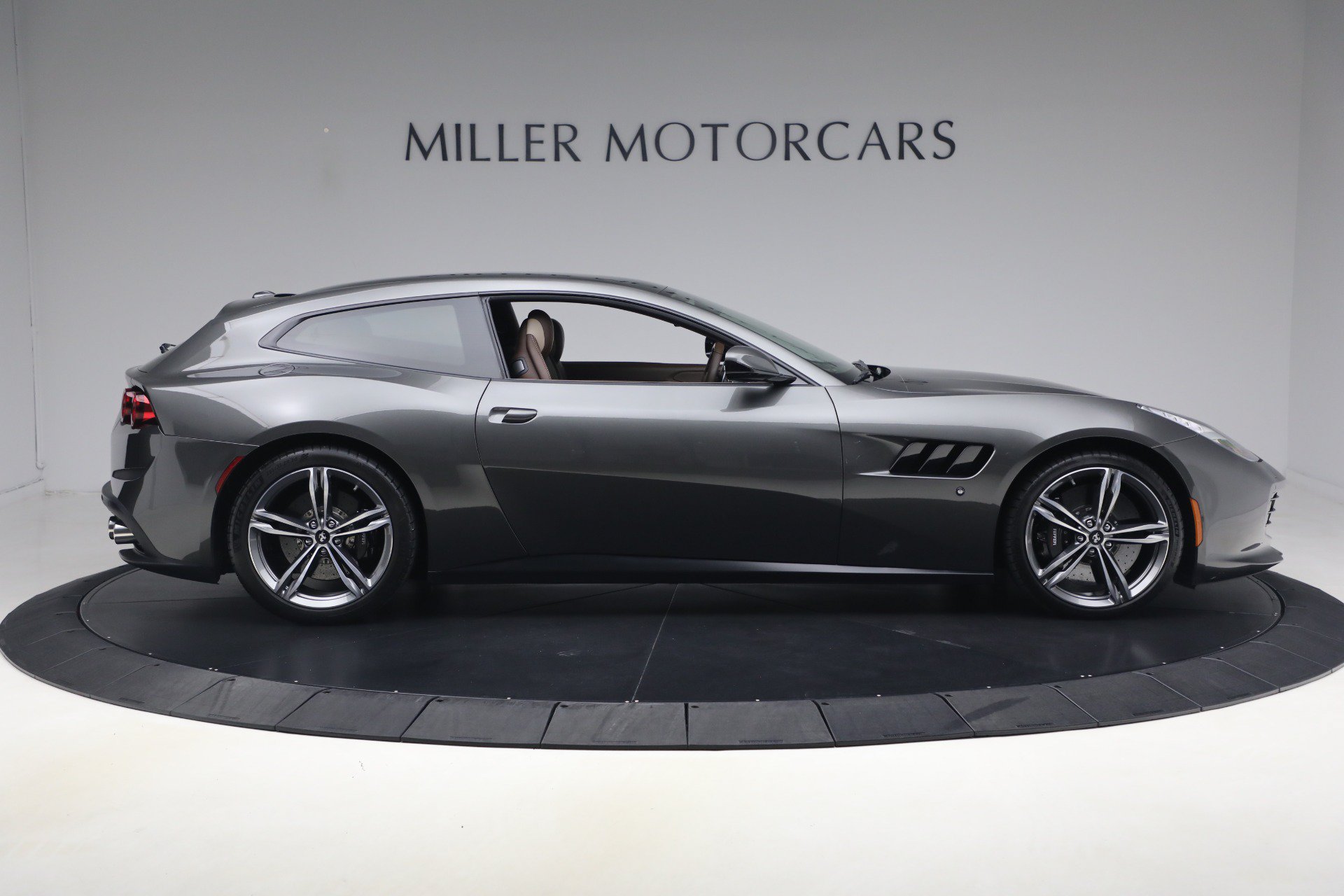 Certified 2019 Ferrari GTC4Lusso AWD/4WD image 10