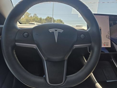 Used 2020 Tesla Model 3 Standard Range Plus RWD image 17