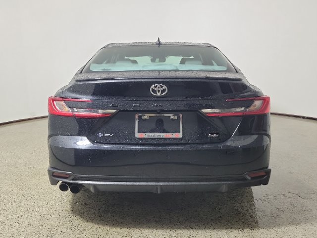 Used 2025 Toyota Camry SE w/ Convenience Package FWD image 5